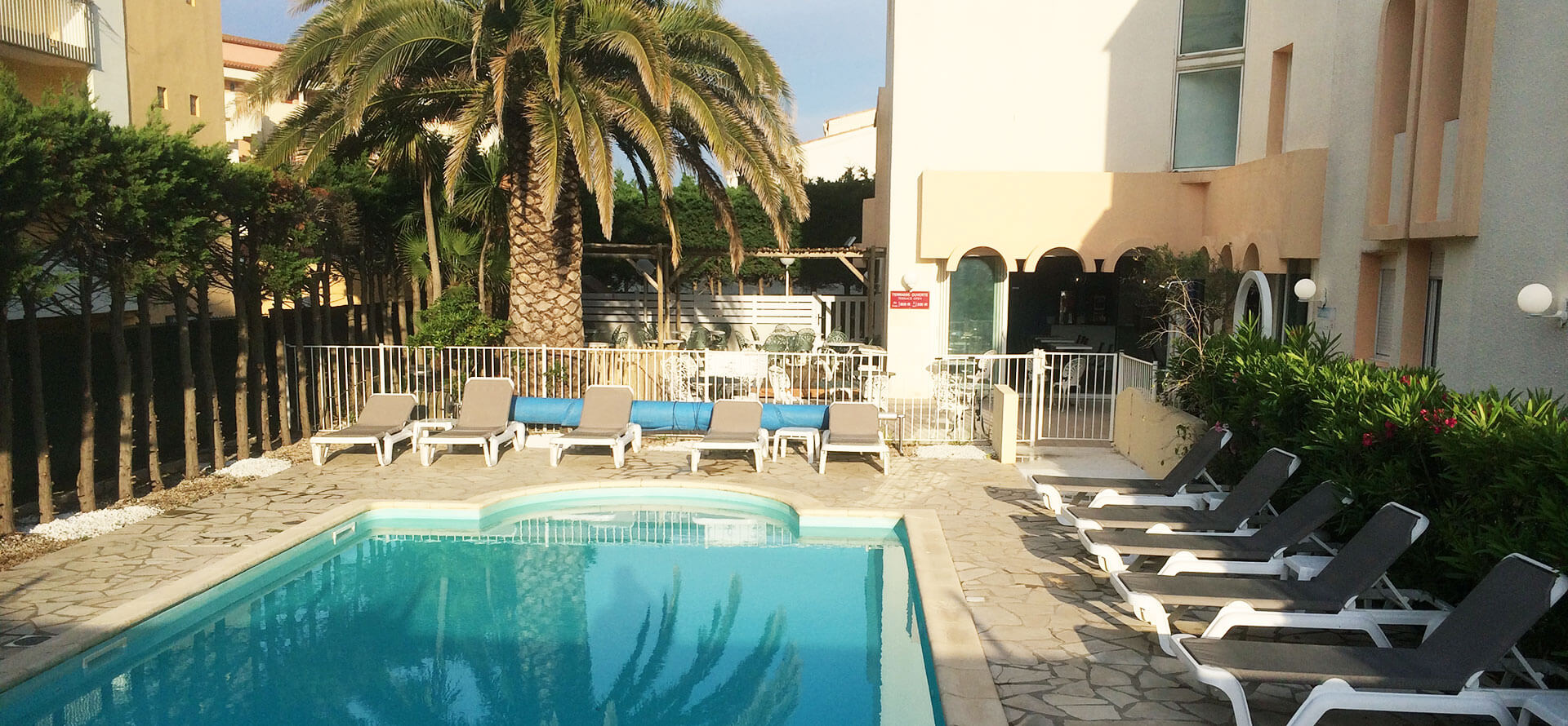 Piscine de l'hôtel Azur